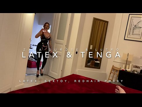 ❤️ Dada wa kambo mwenye kichwa chekundu akiwa amevalia vazi la latex alilobanwa na kaka wa kambo Pono ya kujitengenezea nyumbani ❌